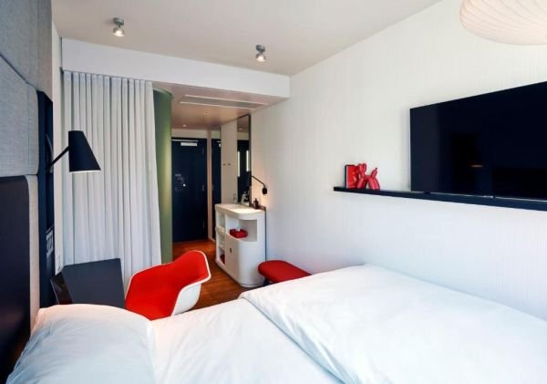 citizenM London Victoria Station Hotel London