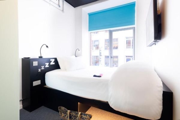  REZz Dublin Hotel