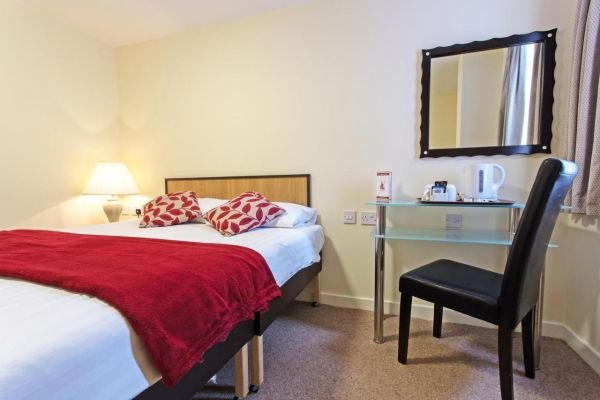  Britannia Leeds Hotel