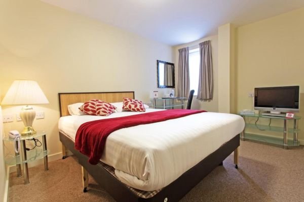  Britannia Leeds Hotel